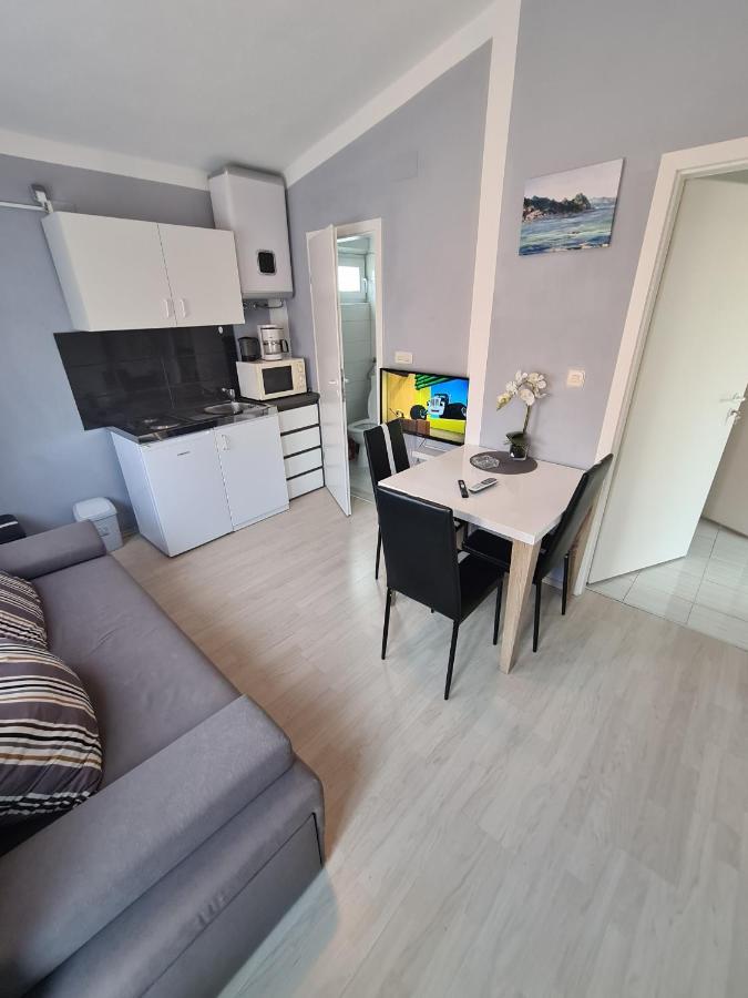 Apartments Lana - 30 M From The Sea Seline ภายนอก รูปภาพ