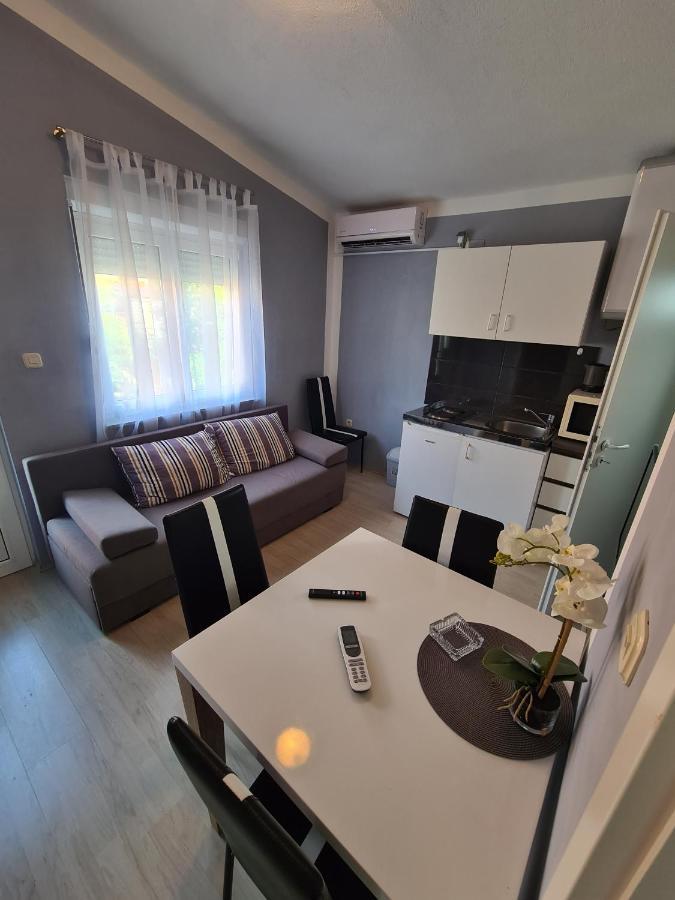 Apartments Lana - 30 M From The Sea Seline ภายนอก รูปภาพ