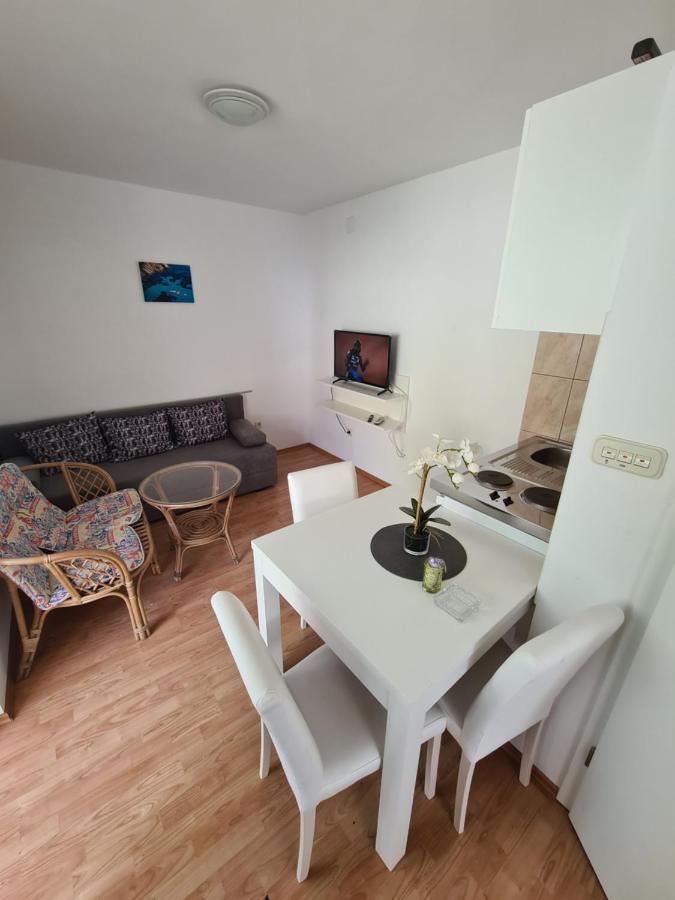 Apartments Lana - 30 M From The Sea Seline ภายนอก รูปภาพ